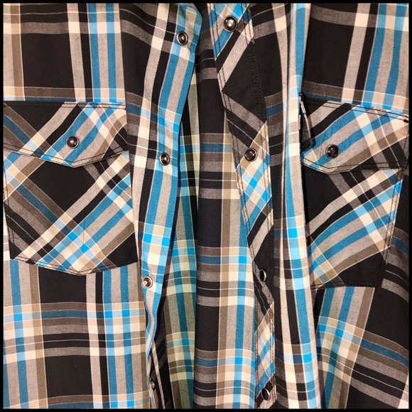 TheNorthFace🍃🍂 Black Blue and Grey flannel with 2 pockets, snaps, like new - Picture 15 of 16